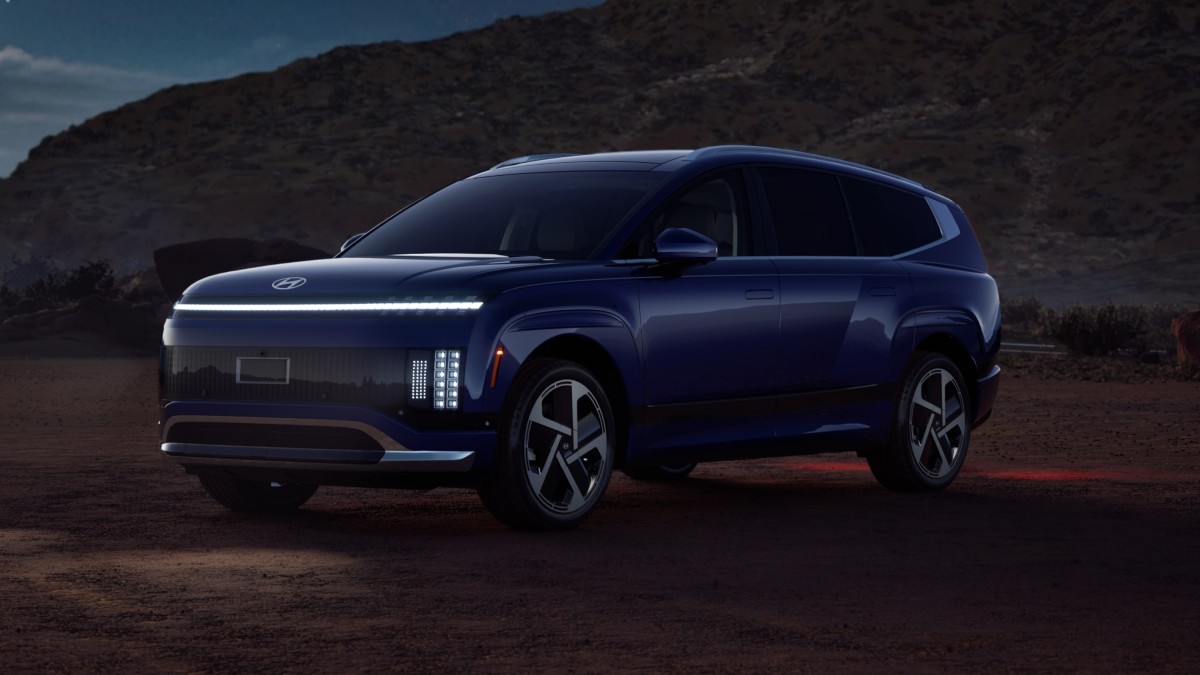 2026 Hyundai IONIQ 9 parked at night