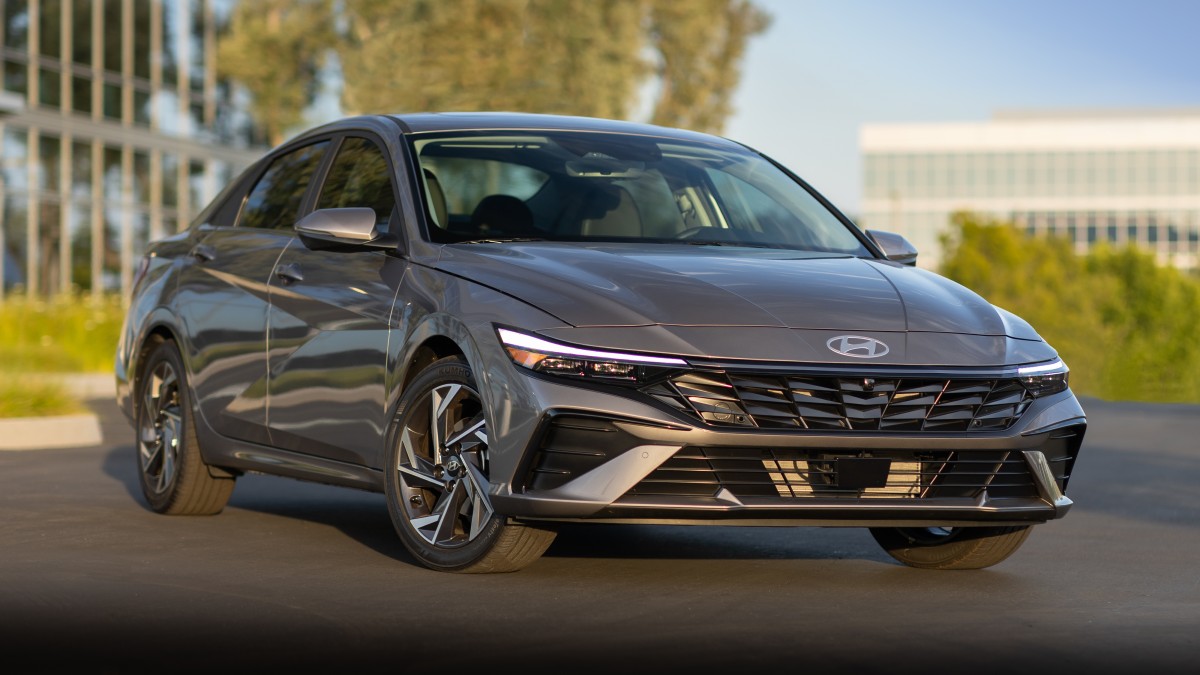 2025 Hyundai Elantra Front side Hero view parked in a lot