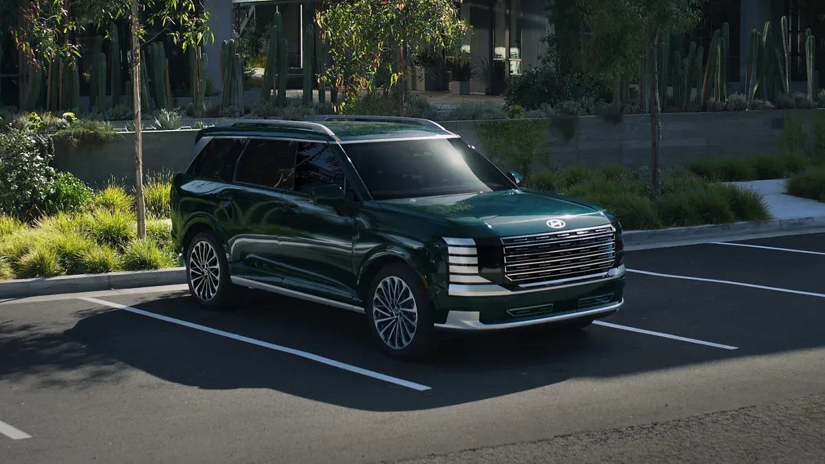 2026 Hyundai Palisade parked in a lot.