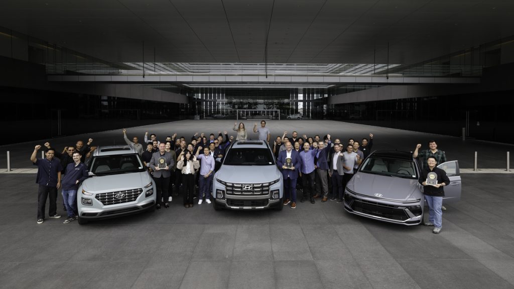 The JD Power team presents 2026 U.S. IQS trophies to Hyundai Motor North America’s Quality and Product Planning teams in Fountain Valley, CA.