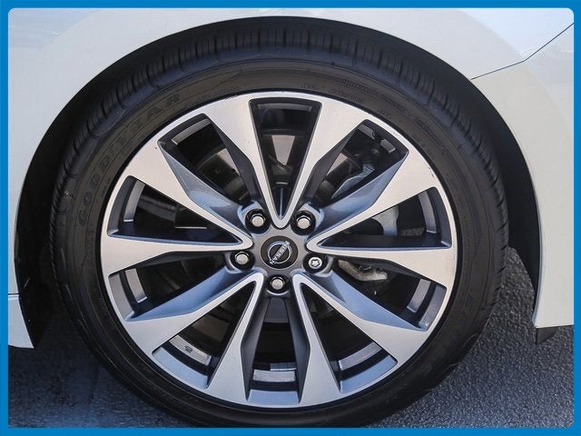 2023 Nissan Maxima Platinum