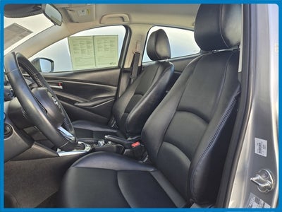 2019 Toyota Yaris XLE