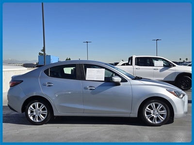 2019 Toyota Yaris XLE