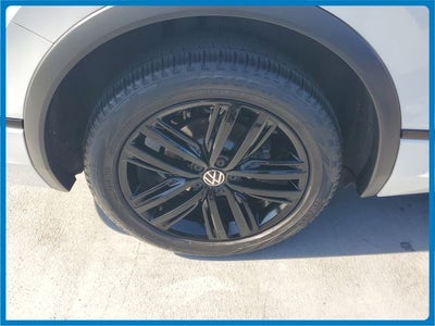 2022 Volkswagen Tiguan 2.0T SE R-Line Black