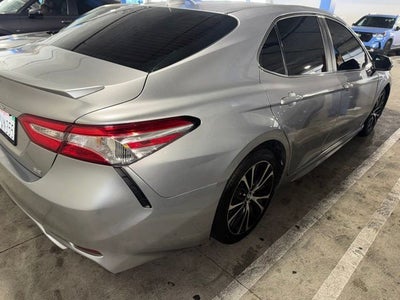 2020 Toyota Camry SE