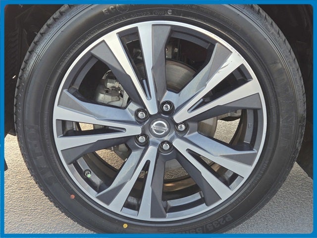 2017 Nissan Pathfinder Platinum