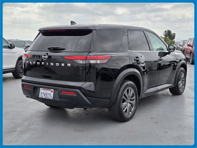 2022 Nissan Pathfinder S