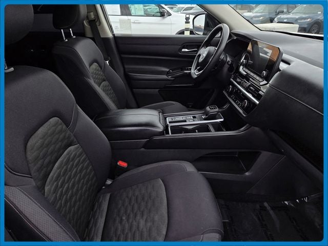 2022 Nissan Pathfinder S