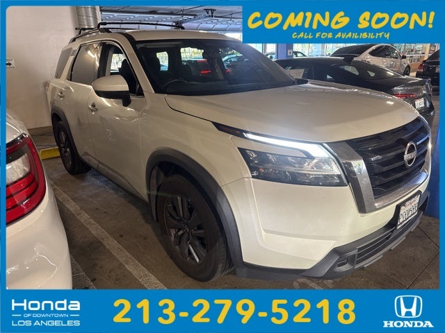 2022 Nissan Pathfinder SV