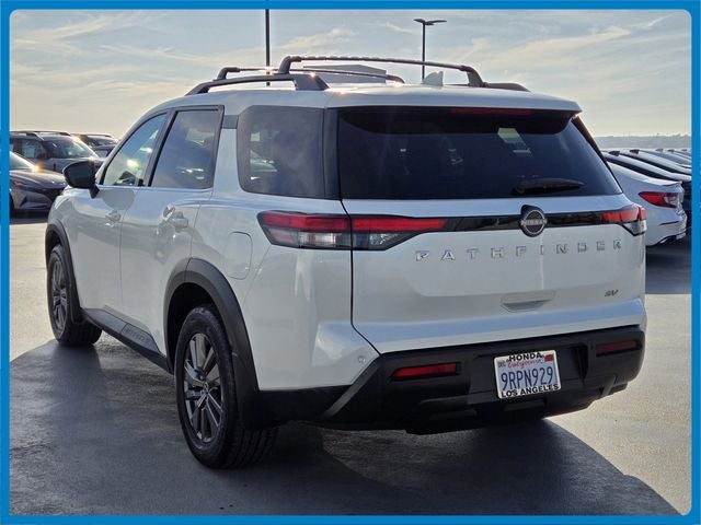 2022 Nissan Pathfinder SV