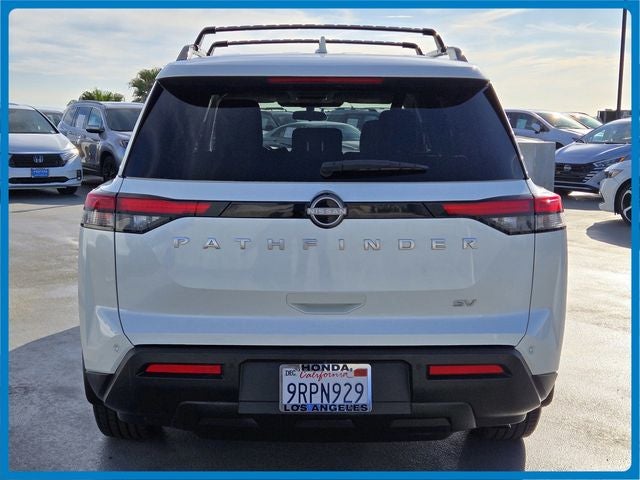 2022 Nissan Pathfinder SV
