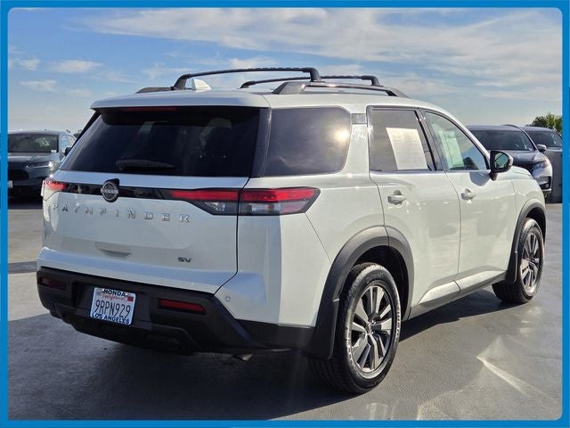 2022 Nissan Pathfinder SV