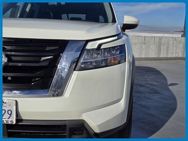 2022 Nissan Pathfinder SV