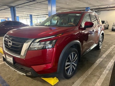 2022 Nissan Pathfinder Platinum