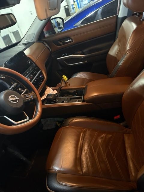 2022 Nissan Pathfinder Platinum