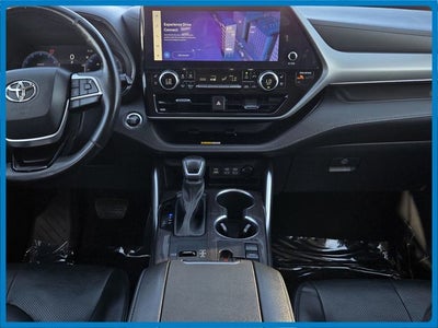2023 Toyota Highlander Platinum