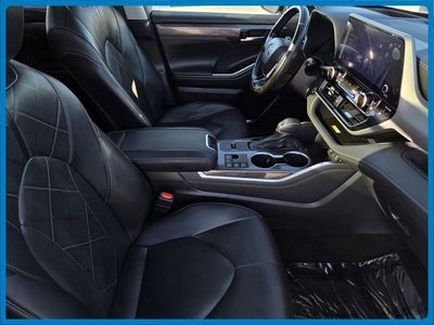 2023 Toyota Highlander Platinum