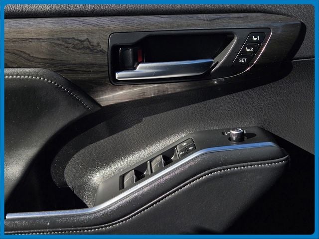 2023 Toyota Highlander Platinum