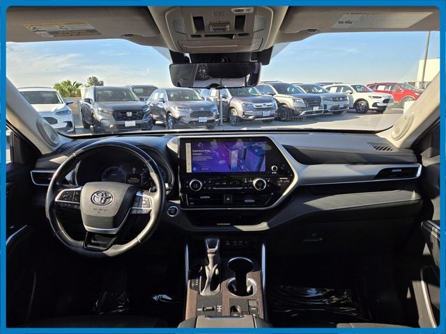 2023 Toyota Highlander Platinum