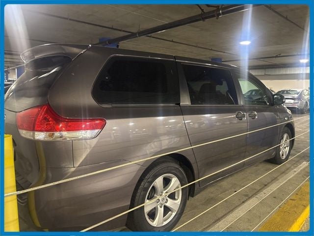 2013 Toyota Sienna L 7 Passenger