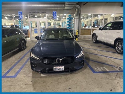 2021 Volvo S60 T5 Momentum