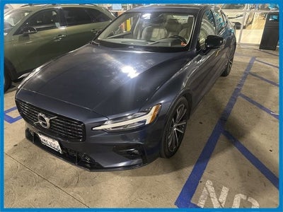 2021 Volvo S60 T5 Momentum