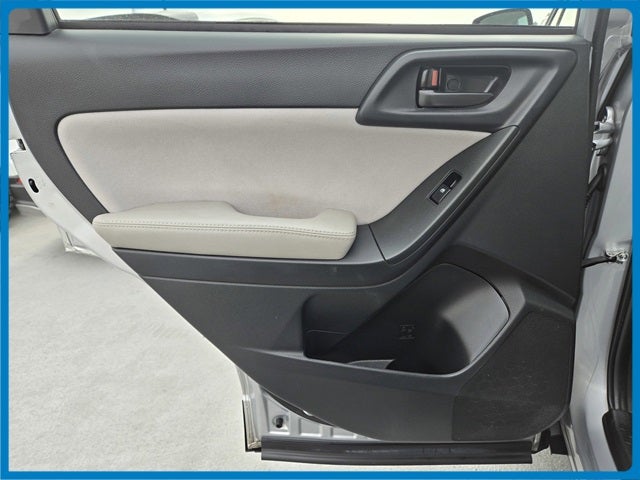 2016 Subaru Forester 2.5i