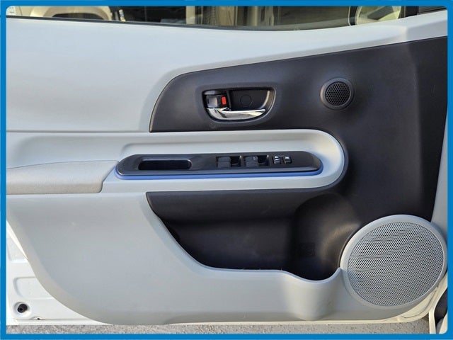 2013 Toyota Prius c Two