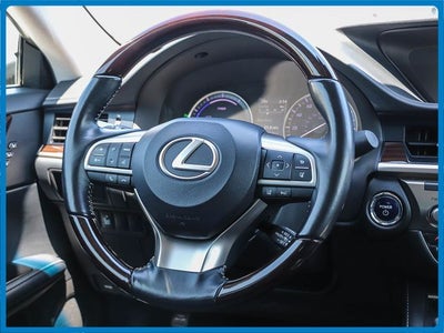 2017 Lexus ES 300h