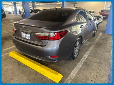 2017 Lexus ES 300h