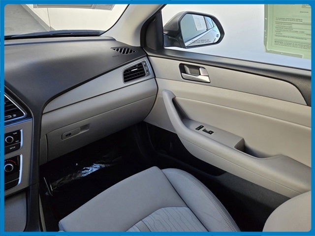 2017 Hyundai SONATA HYBRID SE