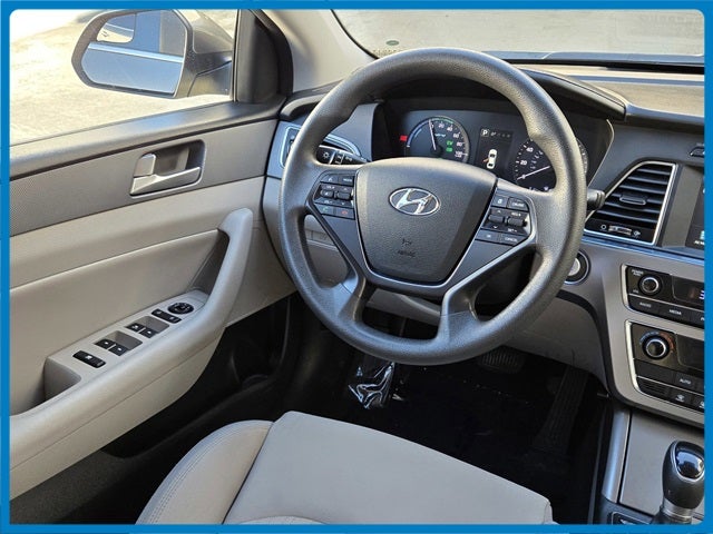 2017 Hyundai SONATA HYBRID SE
