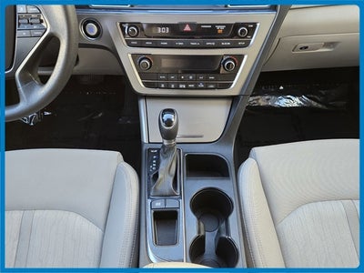 2017 Hyundai SONATA HYBRID SE