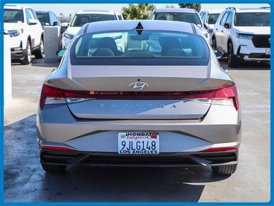 2023 Hyundai ELANTRA SE