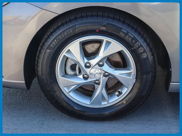 2023 Hyundai ELANTRA SE