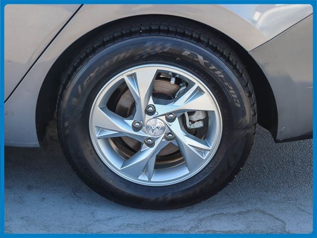 2023 Hyundai ELANTRA SE