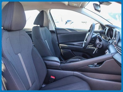 2023 Hyundai ELANTRA SE