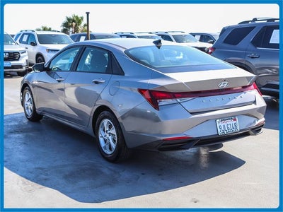 2023 Hyundai ELANTRA SE