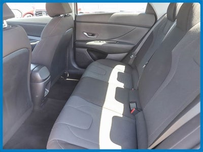 2024 Hyundai ELANTRA SE