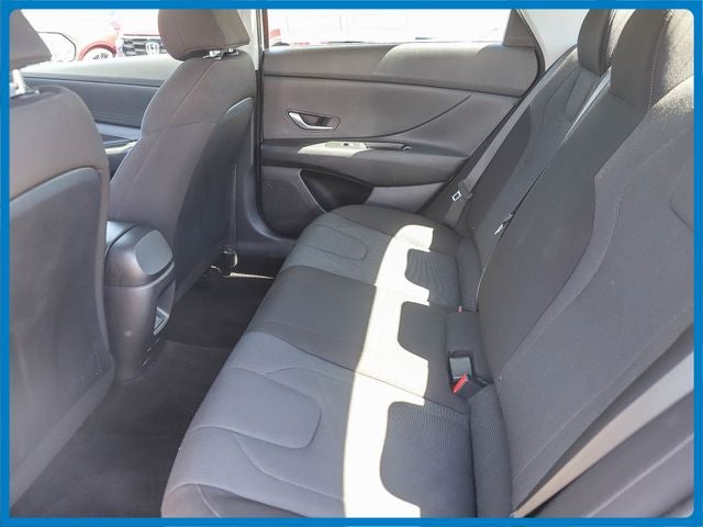 2024 Hyundai ELANTRA SE