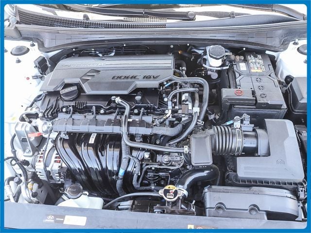 2024 Hyundai ELANTRA SE