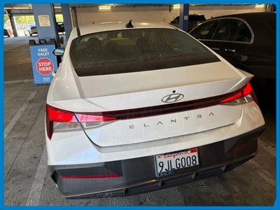 2024 Hyundai ELANTRA SE