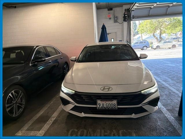 2024 Hyundai ELANTRA SE