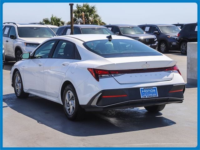 2024 Hyundai ELANTRA SE