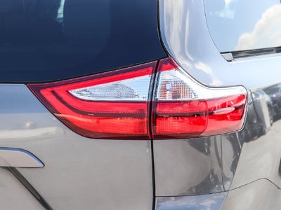 2017 Toyota Sienna XLE 8 Passenger