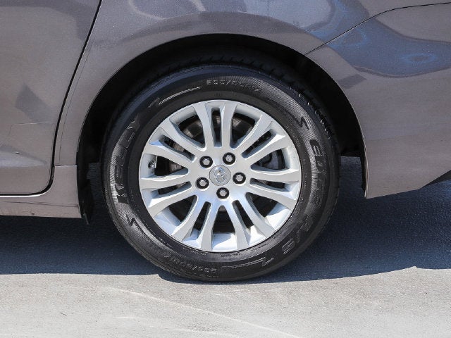 2017 Toyota Sienna XLE 8 Passenger
