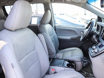 2017 Toyota Sienna XLE 8 Passenger