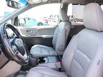 2017 Toyota Sienna XLE 8 Passenger