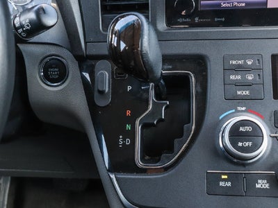 2017 Toyota Sienna XLE 8 Passenger