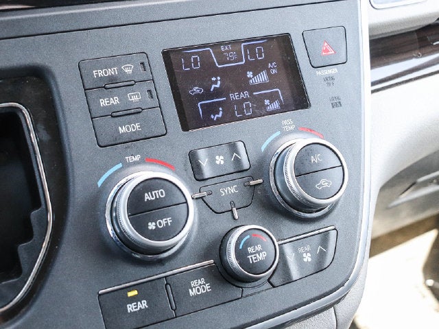 2017 Toyota Sienna XLE 8 Passenger